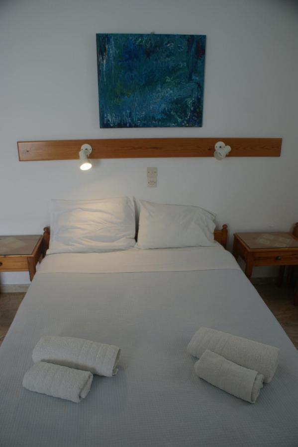 Hotel Eleftheria ปาริเกีย ภายนอก รูปภาพ