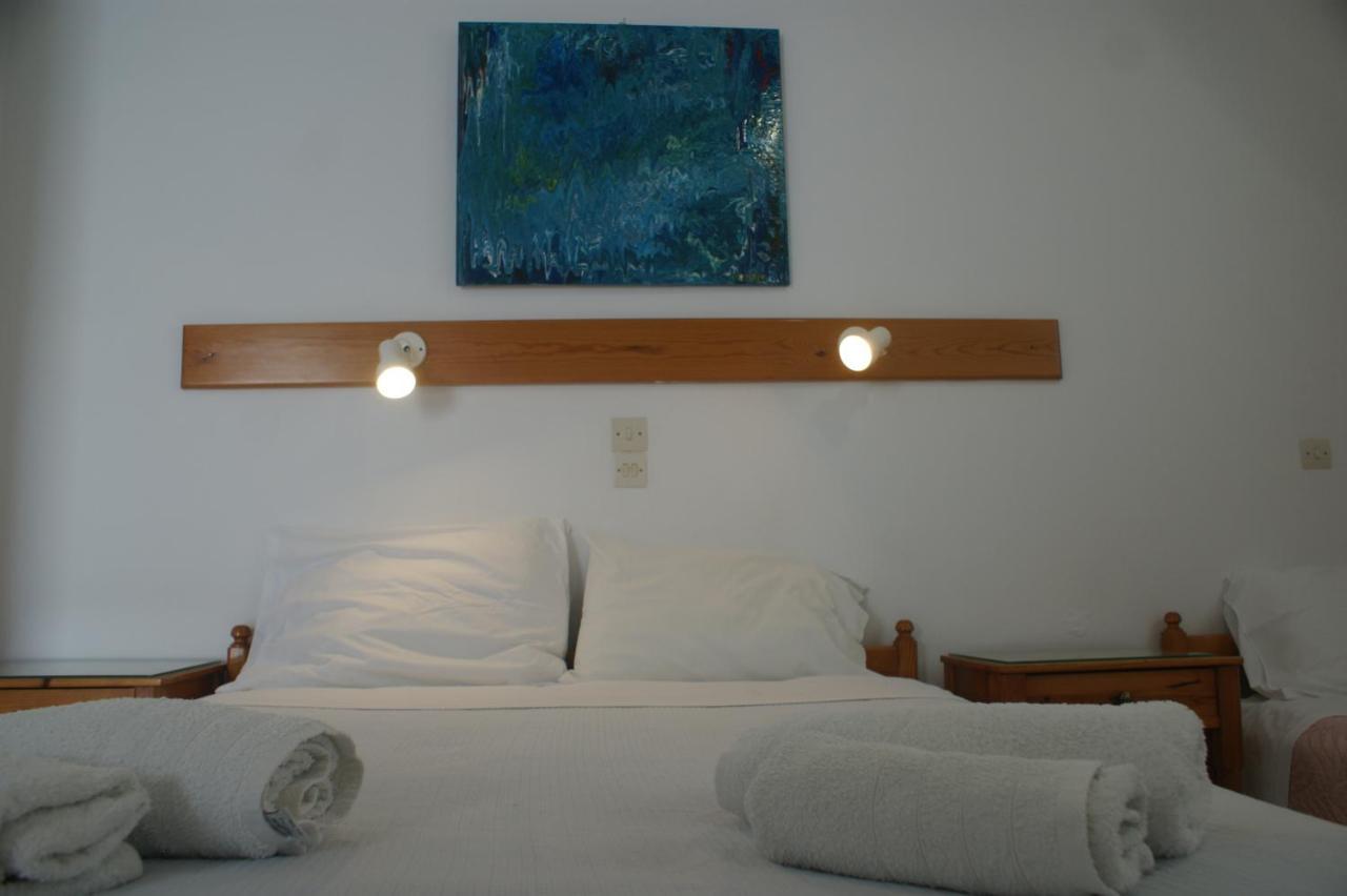 Hotel Eleftheria ปาริเกีย ภายนอก รูปภาพ