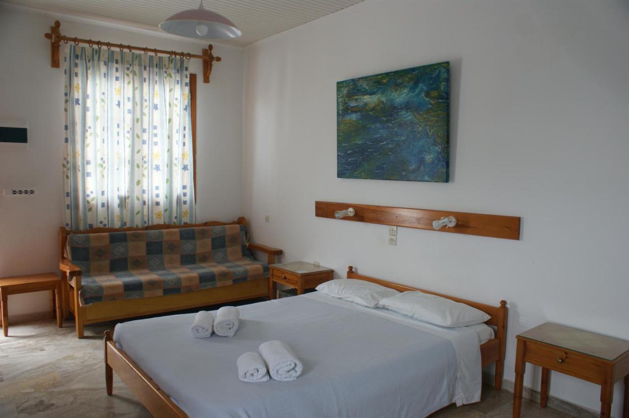 Hotel Eleftheria ปาริเกีย ภายนอก รูปภาพ