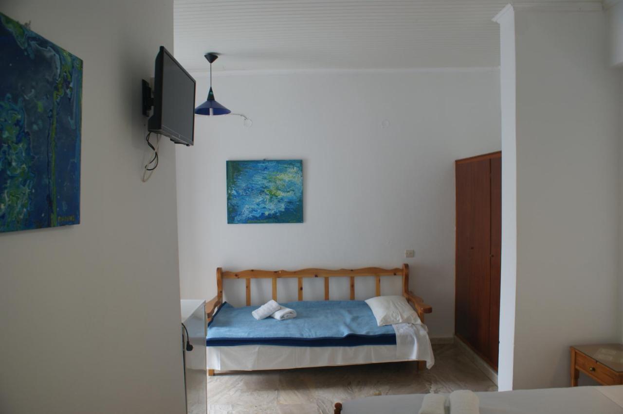 Hotel Eleftheria ปาริเกีย ภายนอก รูปภาพ