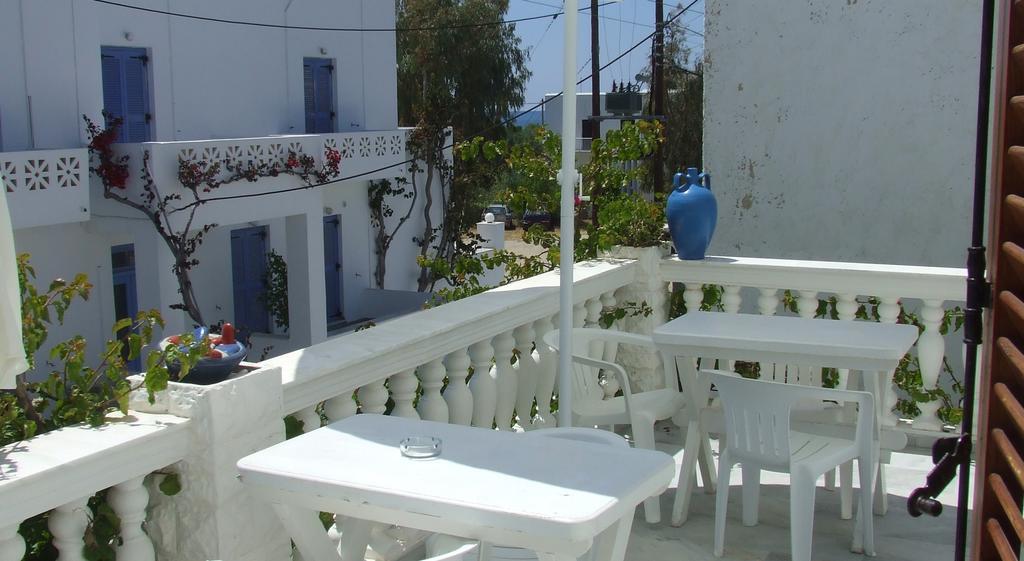 Hotel Eleftheria ปาริเกีย ภายนอก รูปภาพ