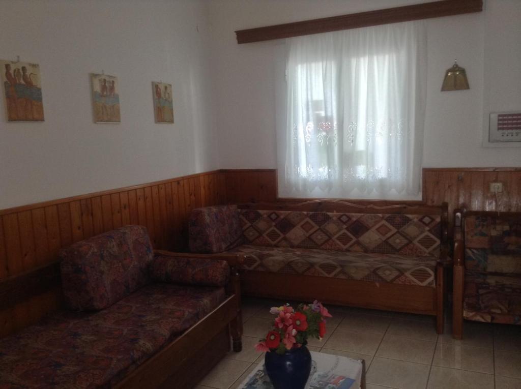 Hotel Eleftheria ปาริเกีย ภายนอก รูปภาพ