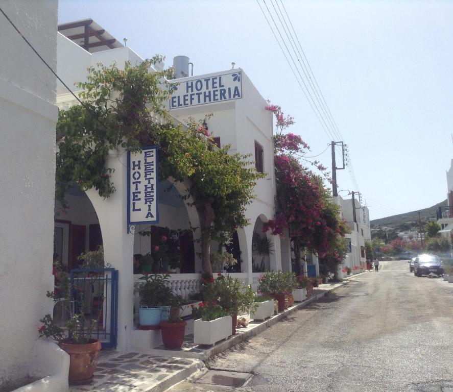 Hotel Eleftheria ปาริเกีย ภายนอก รูปภาพ